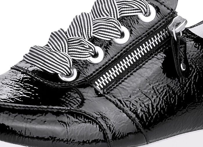 Remonte sneakers met effectieve vetersluiting ZWART