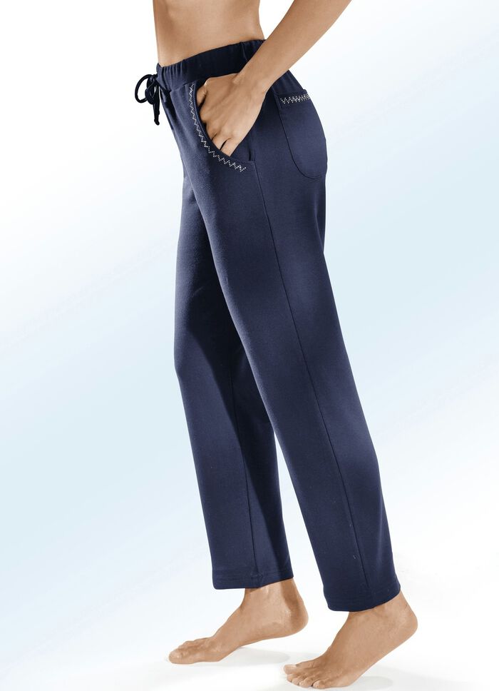 Broek met decoratieve klinknagels 