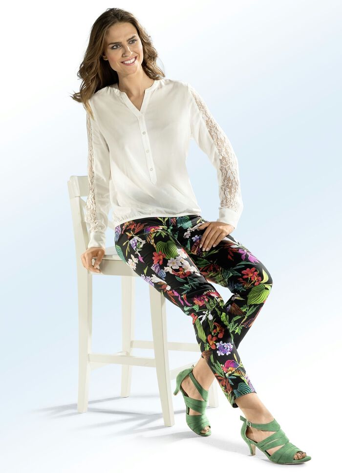 Broek met felgekleurde print 