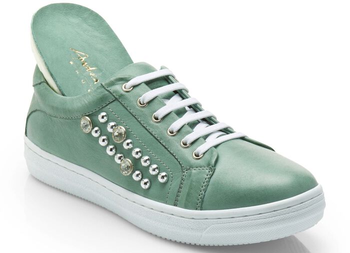 Sneakers met trendy decoratieve klinknagels MUNT