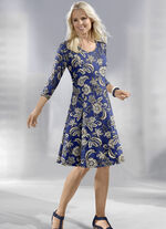 Opvallende jurk in een getailleerde vorm