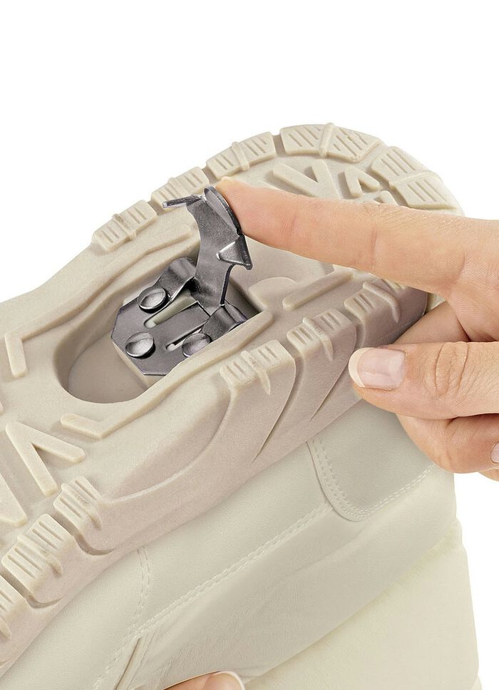 WALKMAXX&reg; thermische dameslaarzen met ijsklauw 