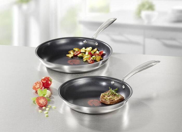 Carrera roestvrijstalen pan met antiaanbaklaag 