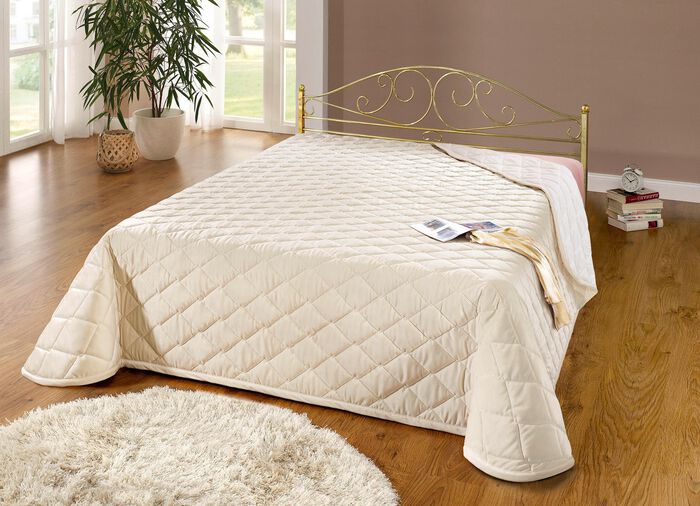 Spreien en kussenslopen in een elegante fluwelen look CR&Egrave;ME