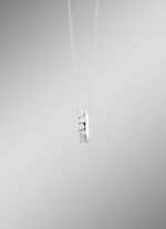 Moderne hanger met synthetische zirkonia en ankerketting 