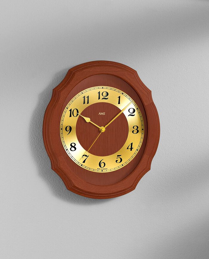 Radiografische wandklok NOTENBOOM