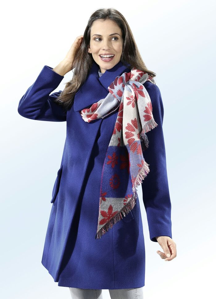 Lange jas met opvallende kraag 