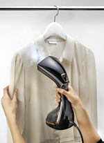 Grundig stoomborstel: ideaal voor hangende kleding en op reis 