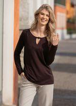 Shirt met decoratieve ring aan de halslijn in 2 kleuren 