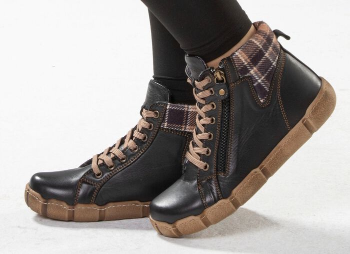 Veterlaarsje Andrea Conti met geruite textielboord 