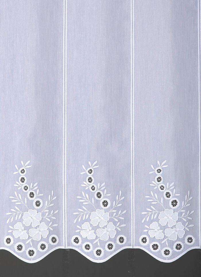 Geborduurd kort gordijn met een gebogen afwerking 