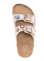 Muiltjes in een speels geprint dessin 