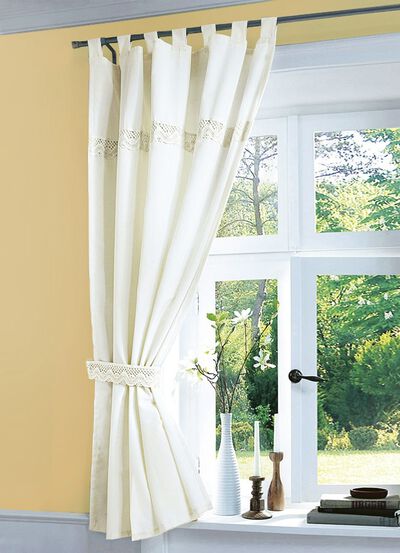 Gordijn met aangehechte gehaakte rand 