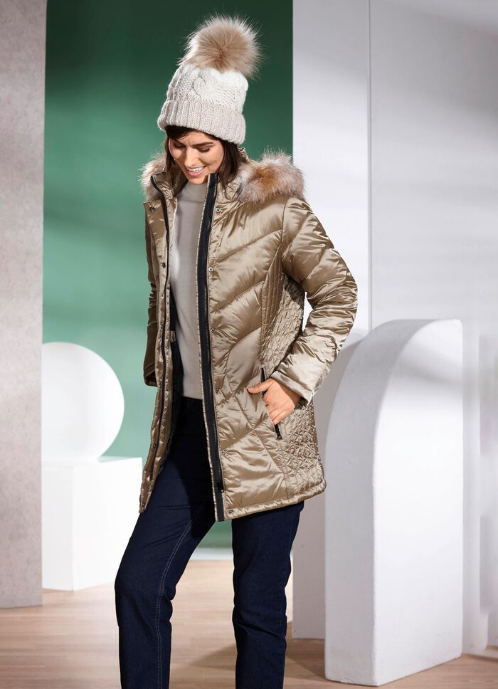 Jasje met figuurflatterende verticale stiksels aan de zijkanten 