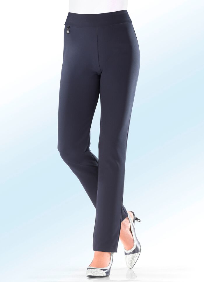 Broek met ge&iuml;ntegreerd vormgevend inzetstuk 