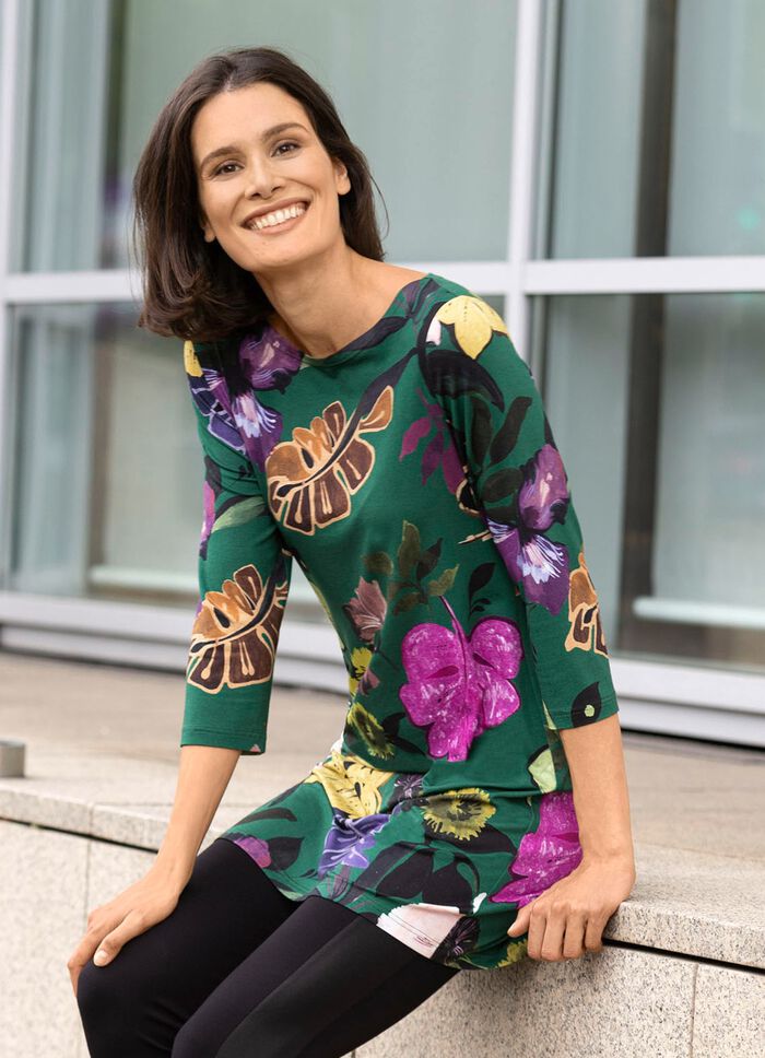 Fantasierijke tuniek met modieuze platte halslijn 