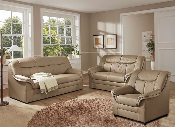 Gestoffeerd meubel op een stevig houten onderstel 