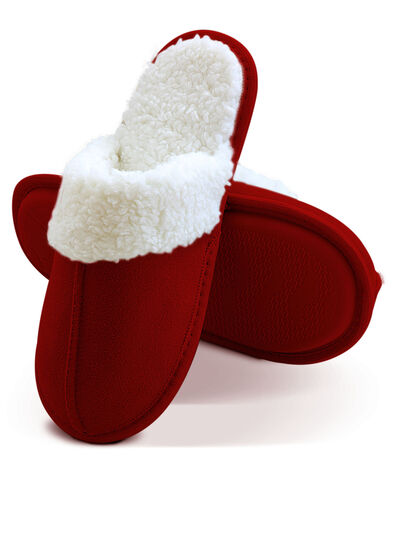 Pluche pantoffels in su&egrave;delook 