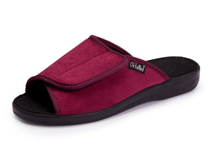 Slippers gemaakt van velours materiaal 