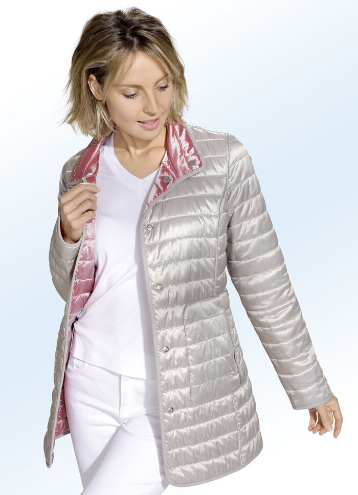 Functioneel omkeerbaar jack met omslagmouwen 