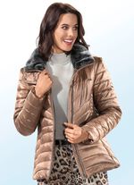 Korte jas in 2 kleuren, licht getailleerd model ZAND