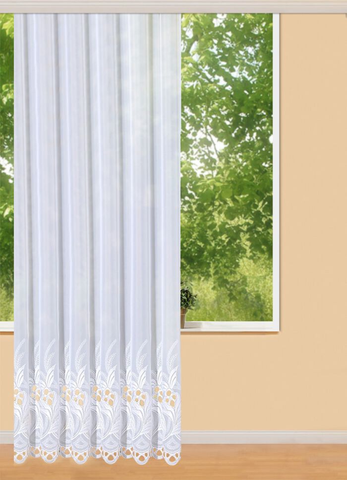 Lang gordijn met hoogwaardig Plauener borduurwerk 