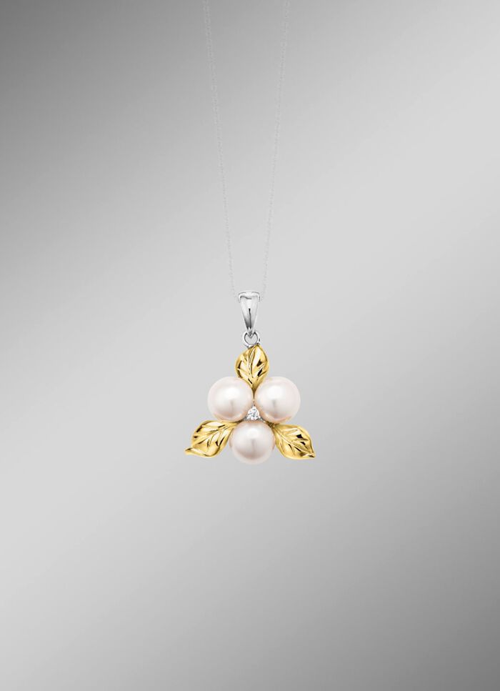 Bloeiende schoonheid: hanger met schelpparels en synthetische zirkonia 