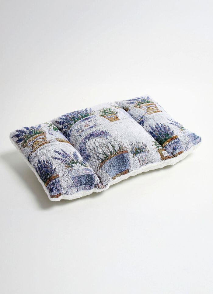 Rugkussen met lavendelmotief 