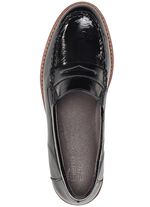 ELENA EDEN loafers van elegant verfrommeld lakleer ZWART