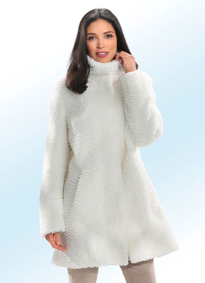 Korte mantel met opstaande of liggende kraag 