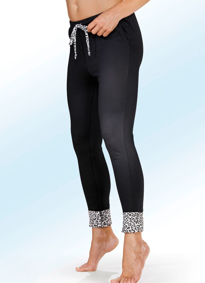 Set van twee slaap- en vrijetijdsbroeken van biologisch katoen met manchetten 