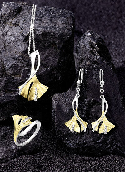 Ginkgo-bladhanger in tweekleurige uitvoering met synthetische zirkonia 