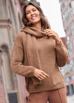 Trui met sjaal en in zachte knuffelkwaliteit 