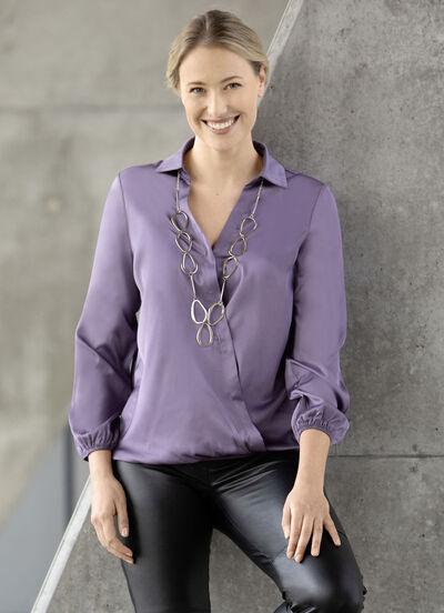 Blouse met drukknoop aan de binnenkant in 2 kleuren 