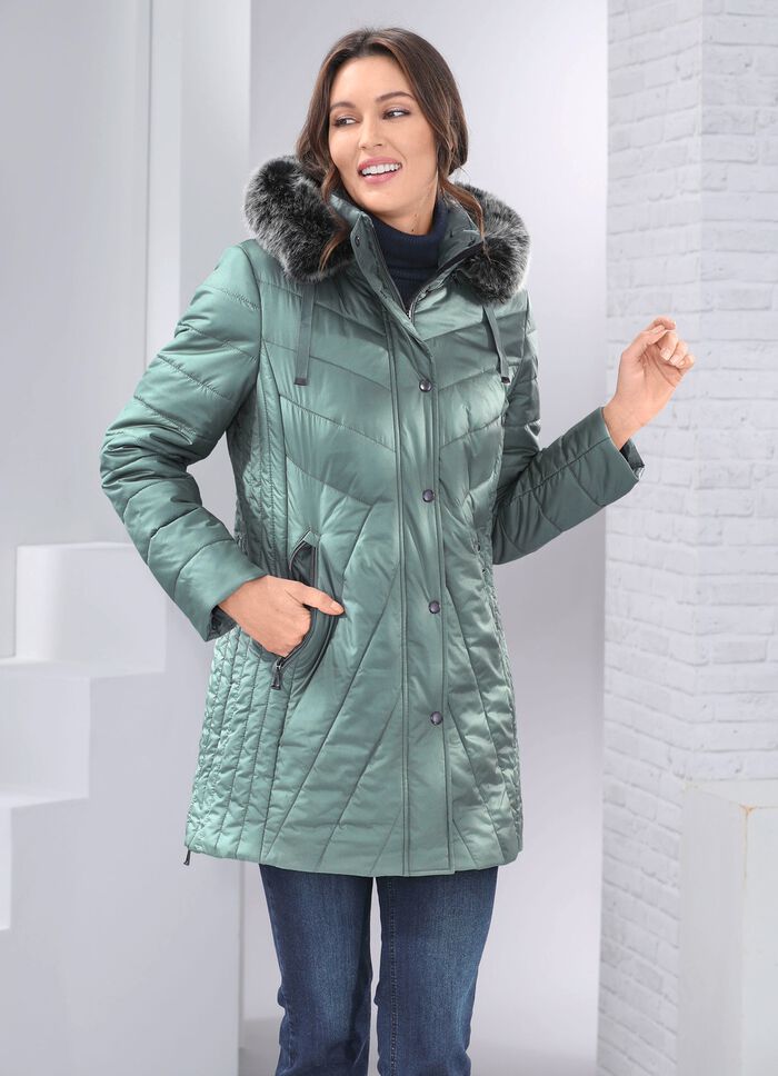 Jas met afneembare imitatiebontrand 