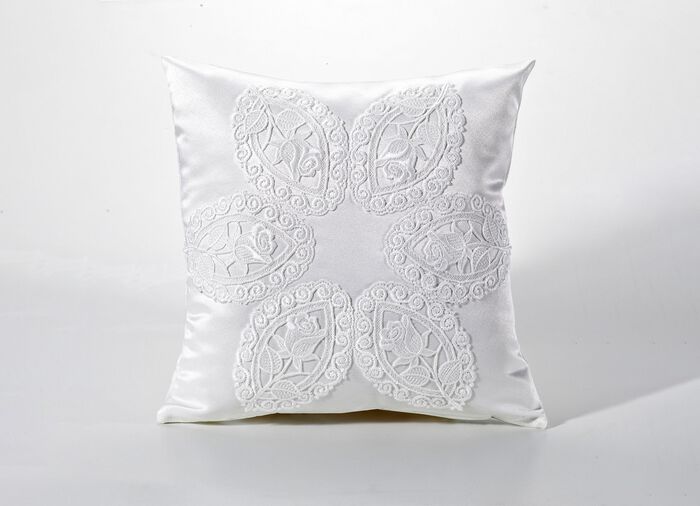 Tafelkleed gemaakt van echt Plauenkant 