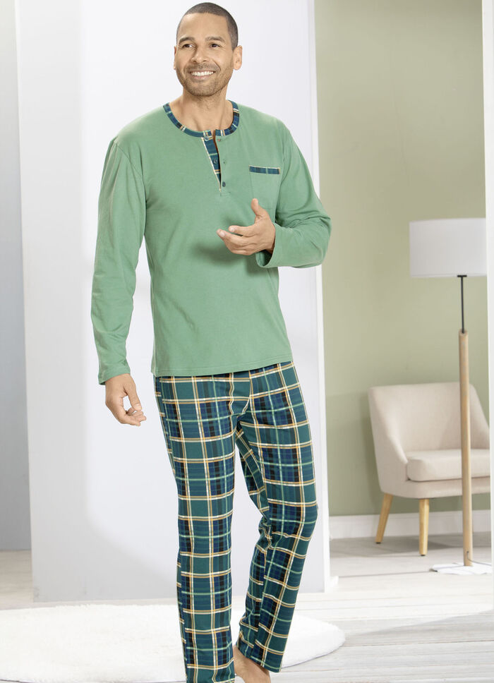 Pyjama met contrasterende bies op de knoopsluiting en borstzak 