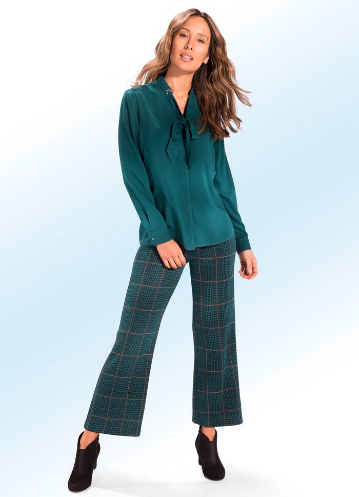 Broek in modieuze verkorte lengte 