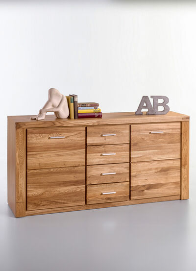 Dressoir met massief houten fronten 