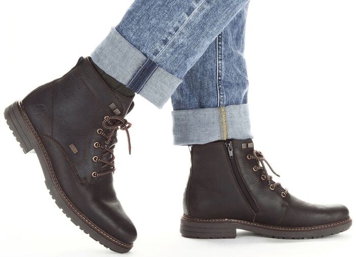 Rieker veterlaars met warme voering van lamsleer en pluche materiaal 