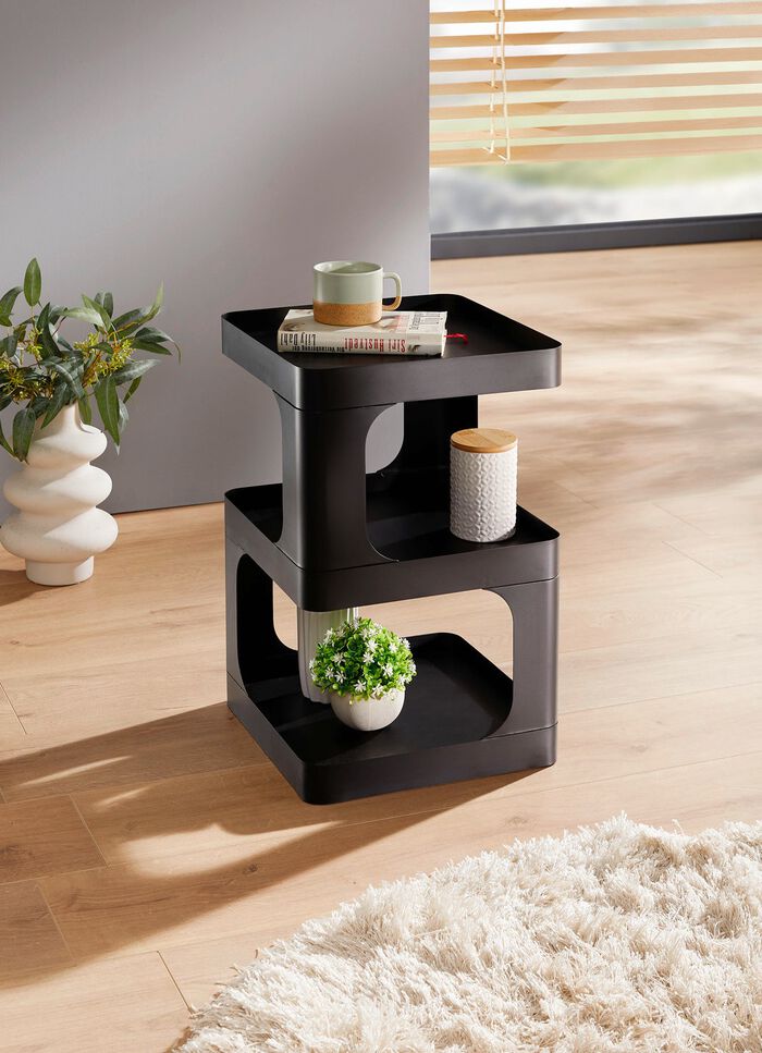 Moderne bijzettafel gemaakt van metaal 