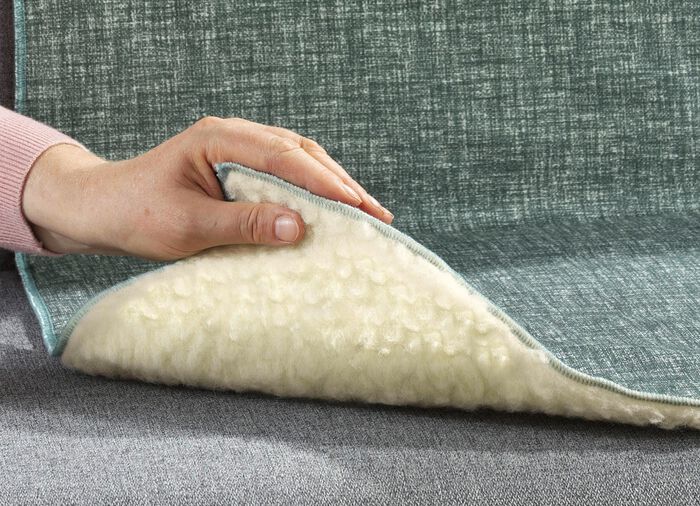 Woonaccessoires van 100% katoen, onderkant 100% scheerwol 