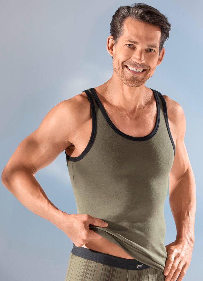 Set van vier sportjassen 