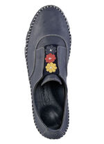 Gemini pantoffels met een subtiele kreukelstructuur en kleurrijke leren bloemen MARINE