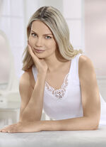 Set van drie shirts met geborduurd kant 