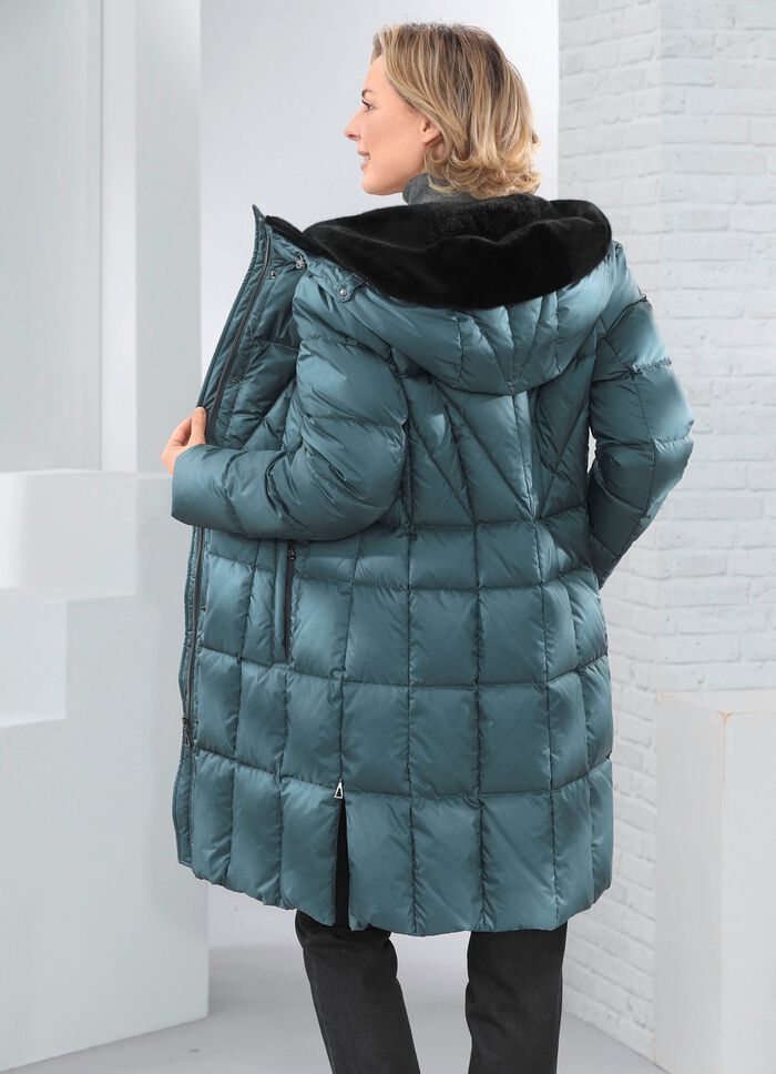 Korte donsjas met vaste capuchon SPARRENGROEN