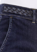 Uitgebreid vervaardigde jeans 