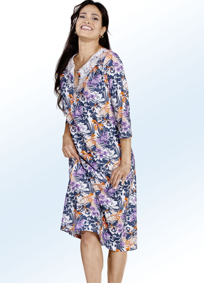 Set van twee kuitlange nachthemden met knoopsluiting, geborduurd borduursel en 3/4-mouwen 