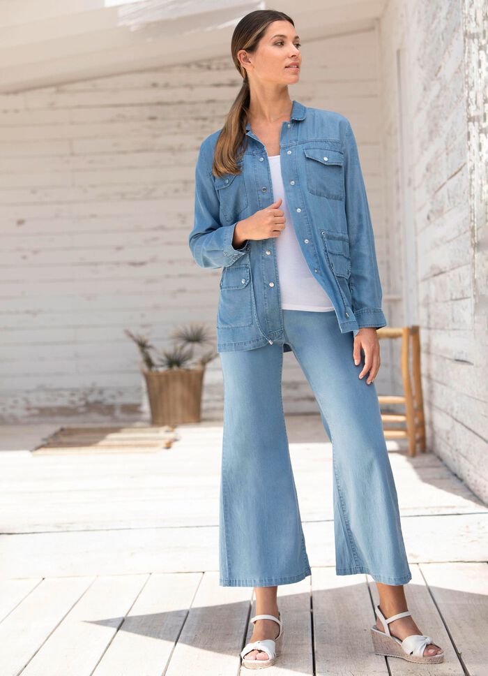 Blousejasje met opvallende kraagoplossing 