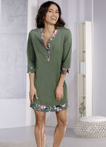 Set van twee nachthemden met knoopsluiting 